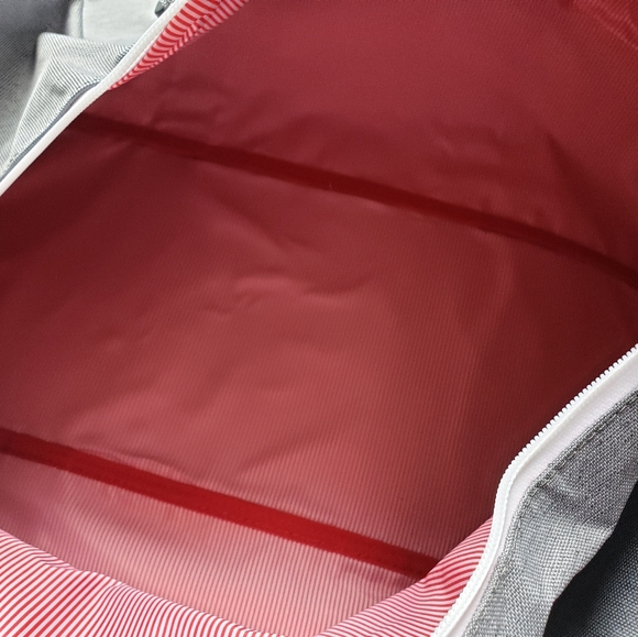 Herschal duffel weekend bag - Picture 3 of 5